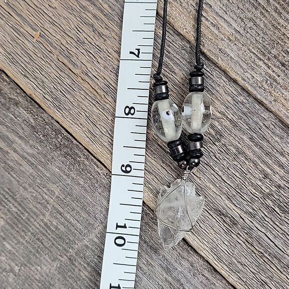 Crystal arrowhead necklace Length 20" - Picture 5 of 6